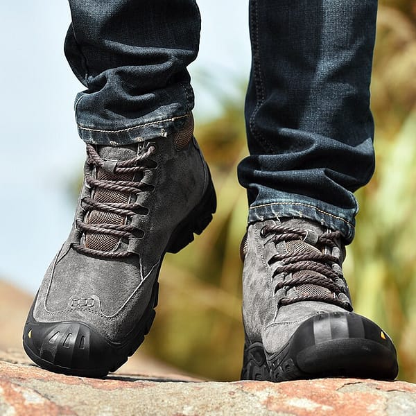 New Genuine Leather Mens Boots Suede Retro Lace-up Hiking Shoes Male Comfortable Leisure Walk Winter Boots Fashion Outdoor Shoes
